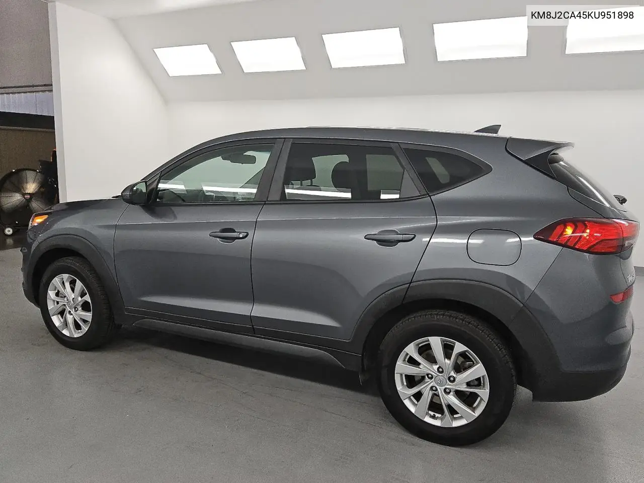 KM8J2CA45KU951898 2019 Hyundai Tucson Se