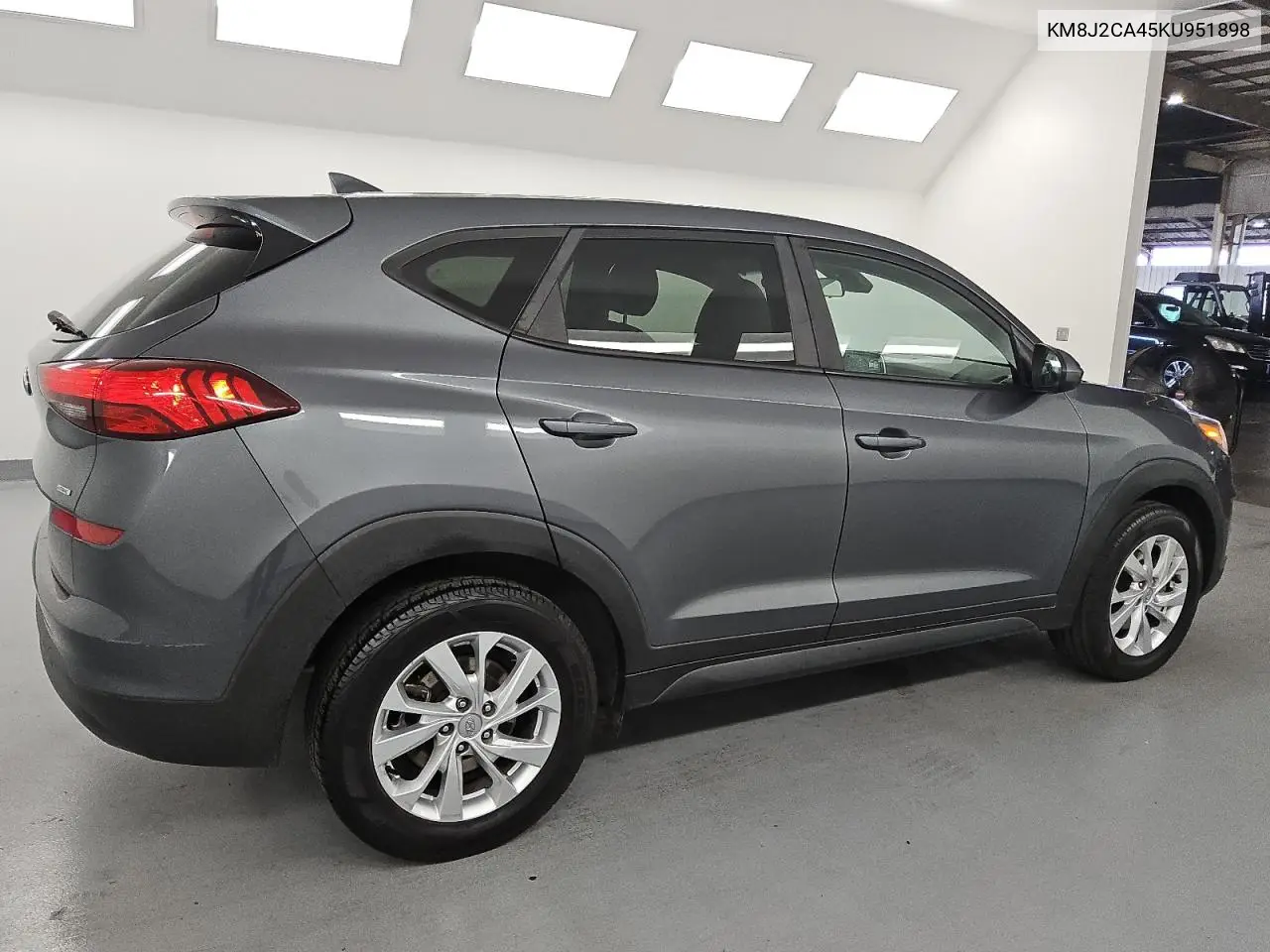 KM8J2CA45KU951898 2019 Hyundai Tucson Se