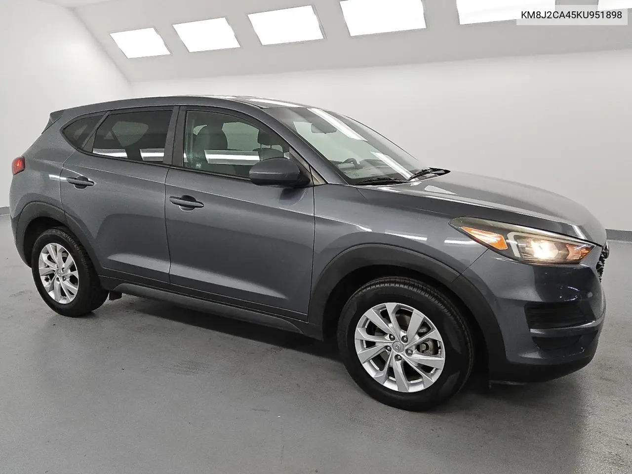 KM8J2CA45KU951898 2019 Hyundai Tucson Se