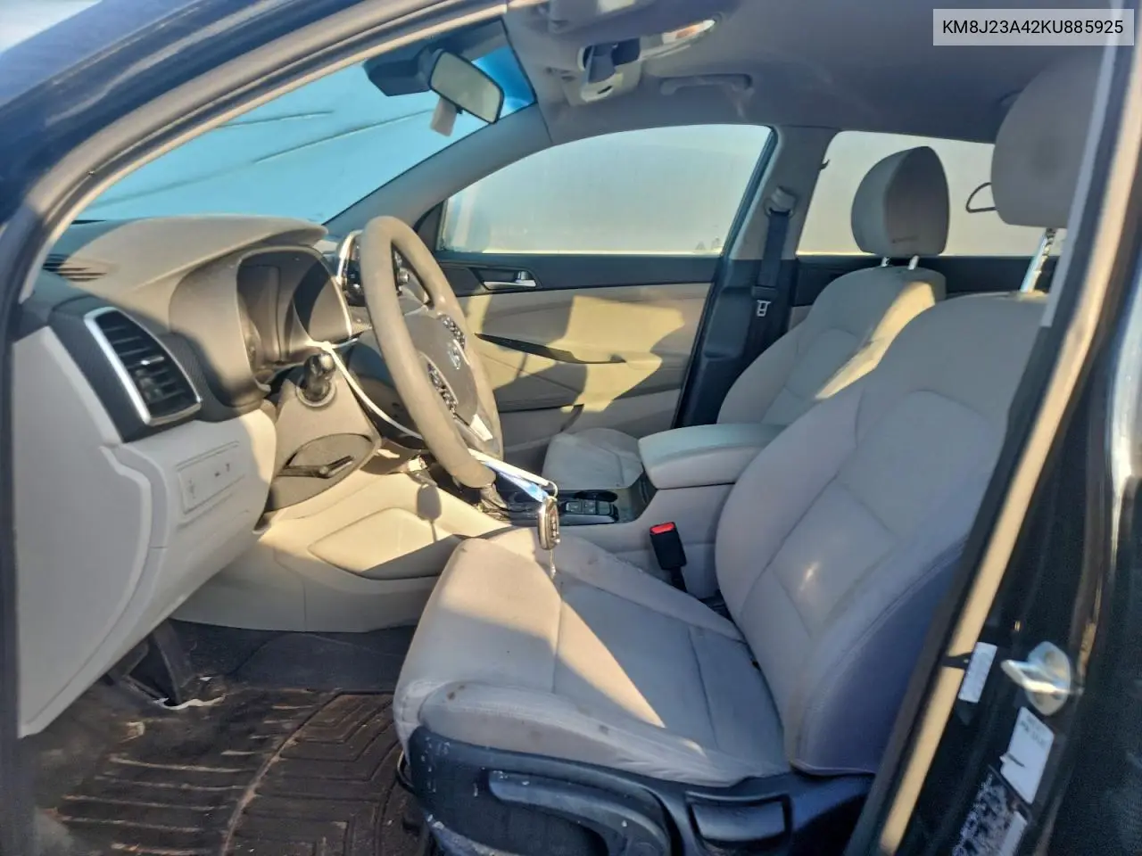 KM8J23A42KU885925 2019 Hyundai Tucson Se