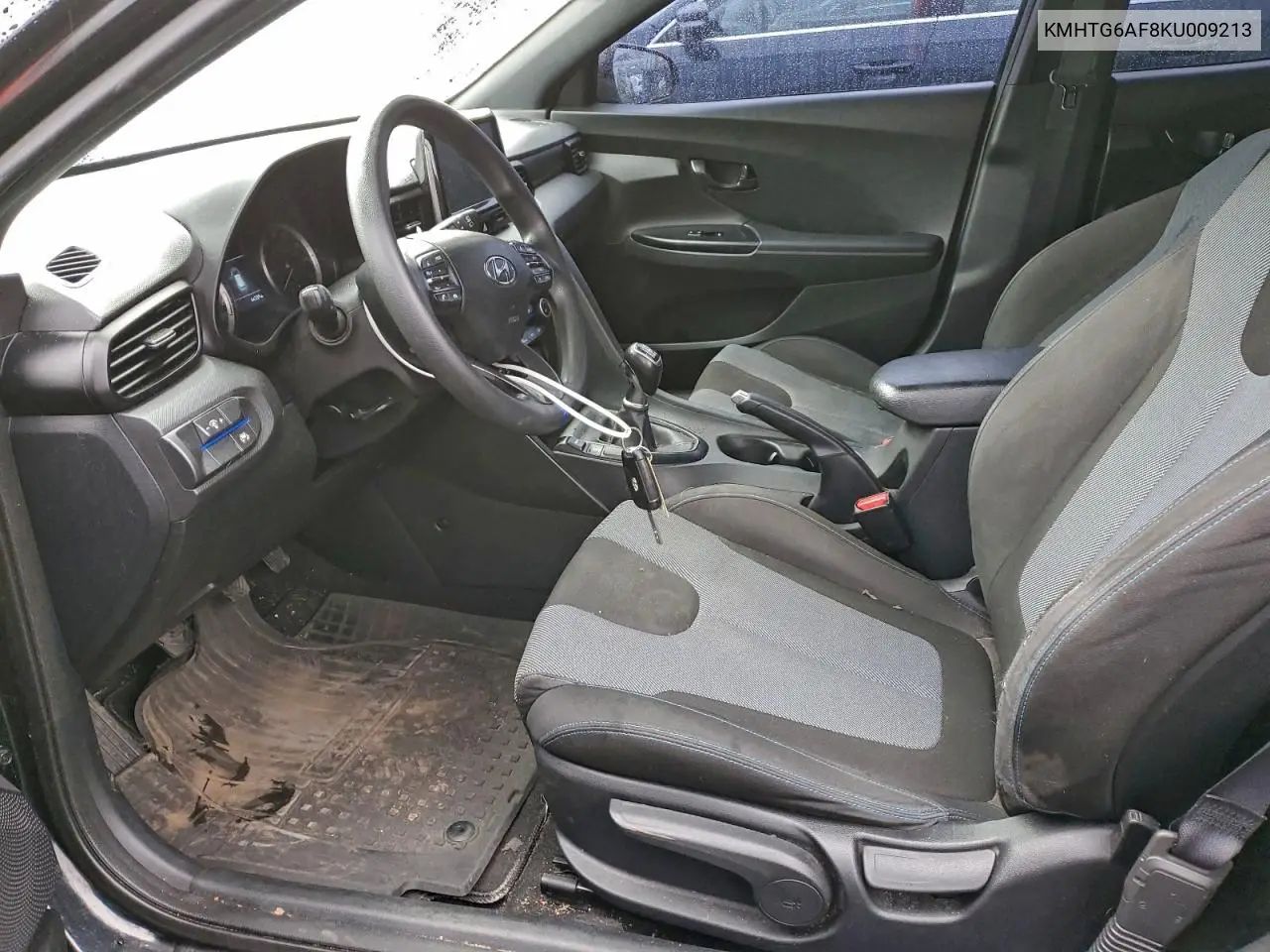 KMHTG6AF8KU009213 2019 Hyundai Veloster Base
