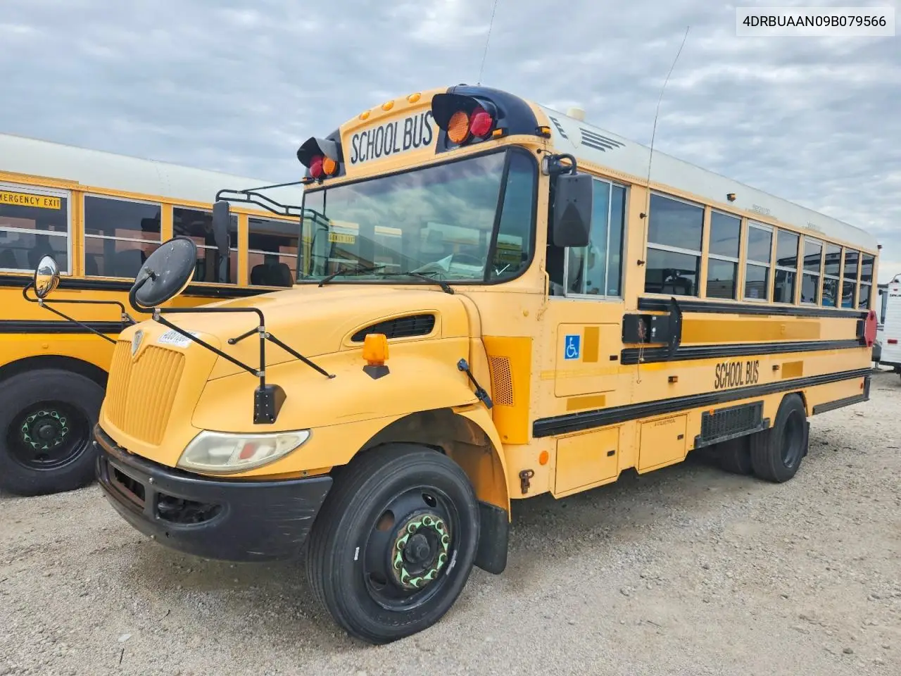 2009 Ic Corporation Ce Series School - School Bus VIN: 4DRBUAAN09B079566 Lot: 48601566