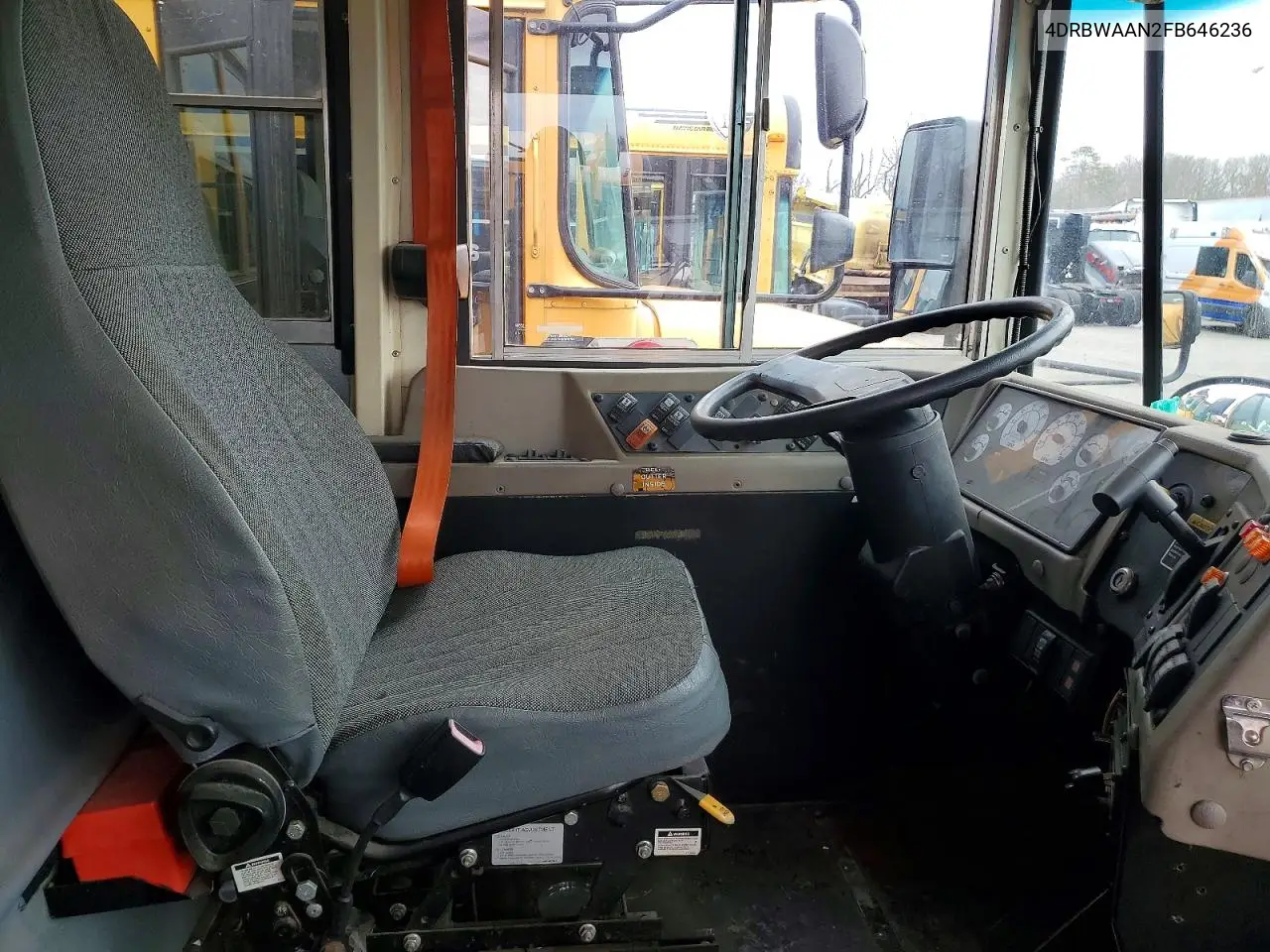 2015 Ic Corporation Re Series School - School Bus VIN: 4DRBWAAN2FB646236 Lot: 42020906