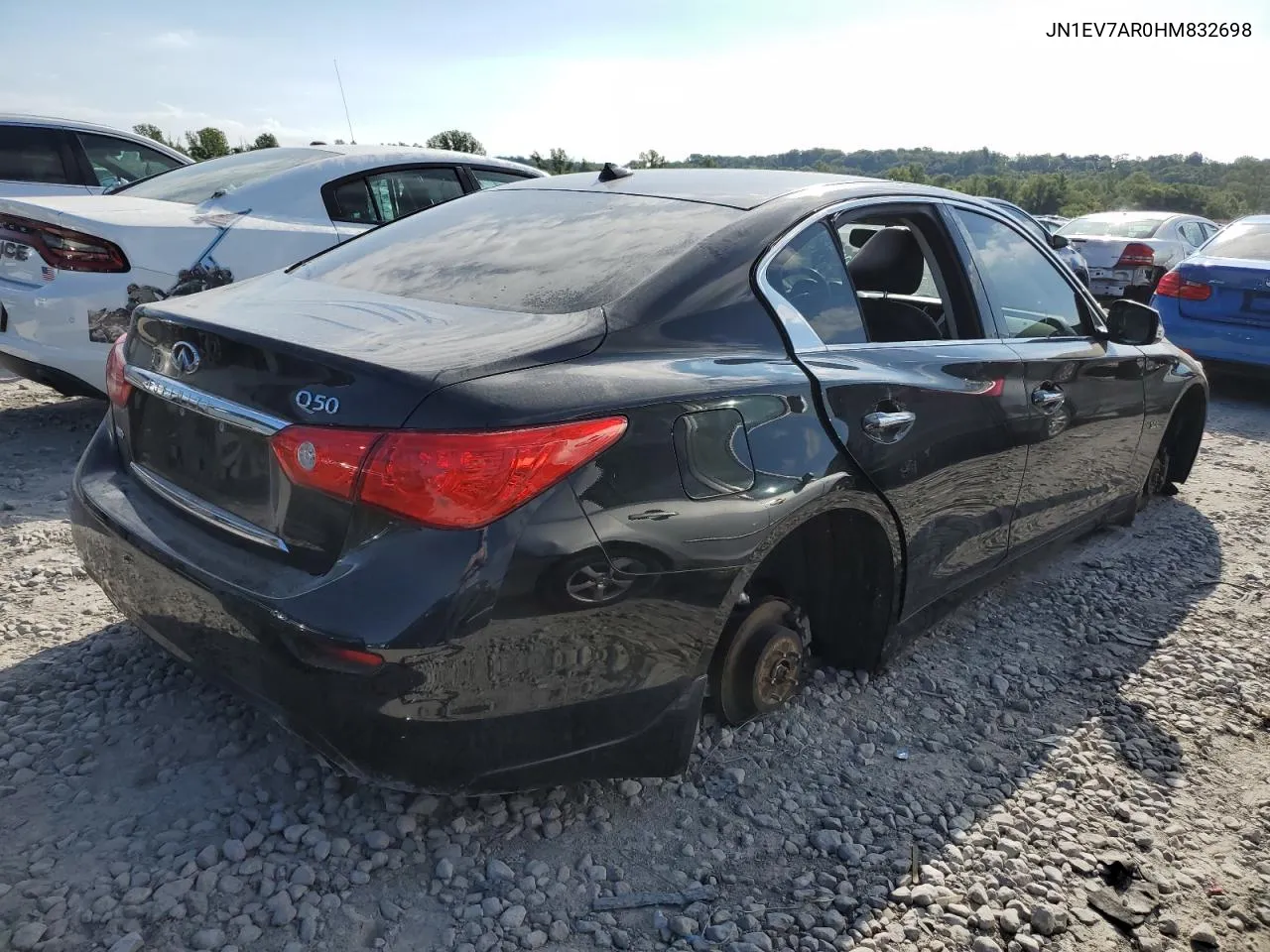 JN1EV7AR0HM832698 2017 Infiniti Q50 Premium