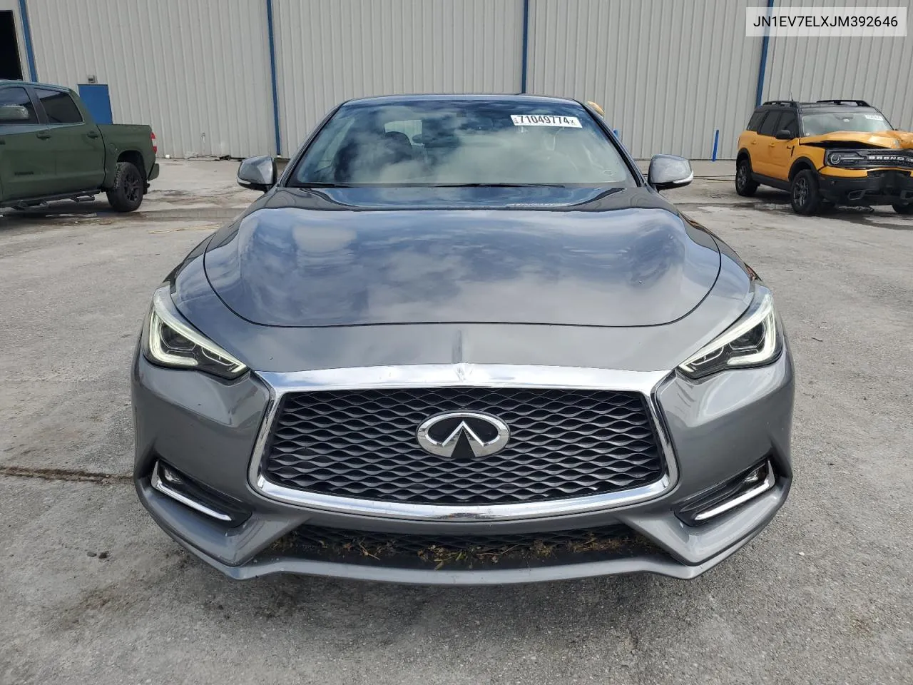 JN1EV7ELXJM392646 2018 Infiniti Q60 Luxe 300