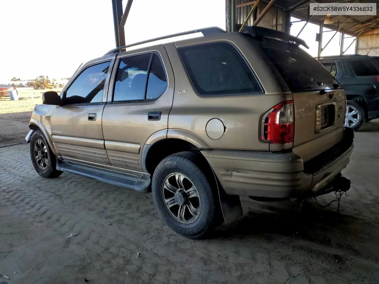 4S2CK58W5Y4336832 2000 Isuzu Rodeo S