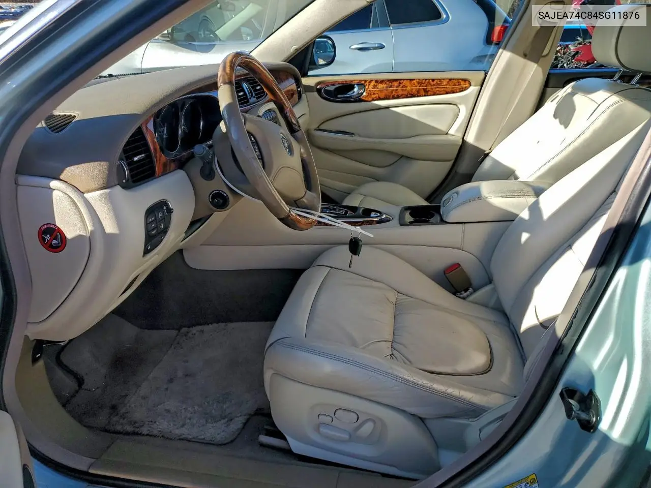 SAJEA74C84SG11876 2004 Jaguar Vandenplas
