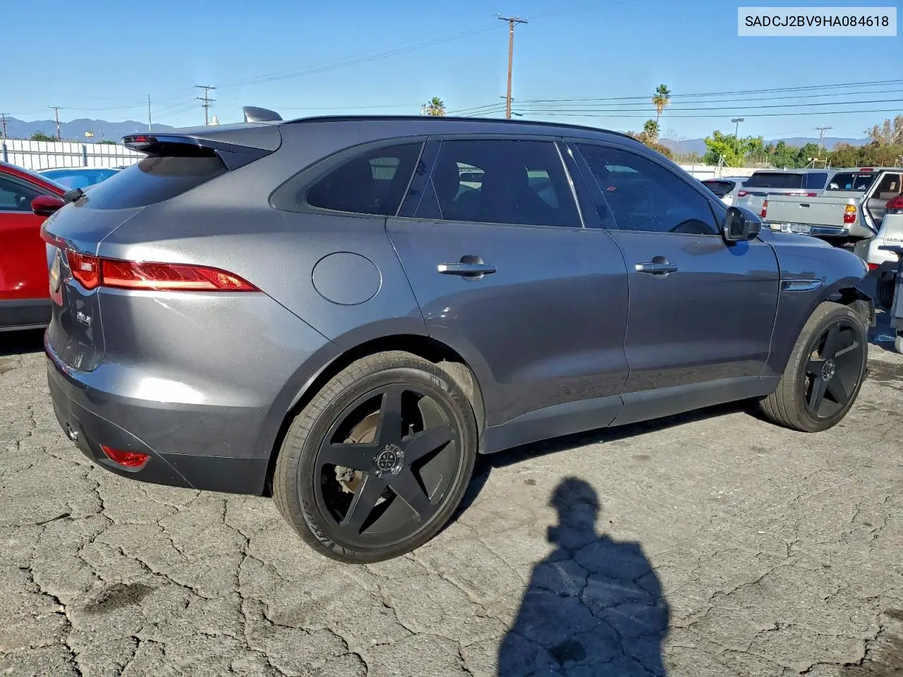 SADCJ2BV9HA084618 2017 Jaguar F-Pace Premium