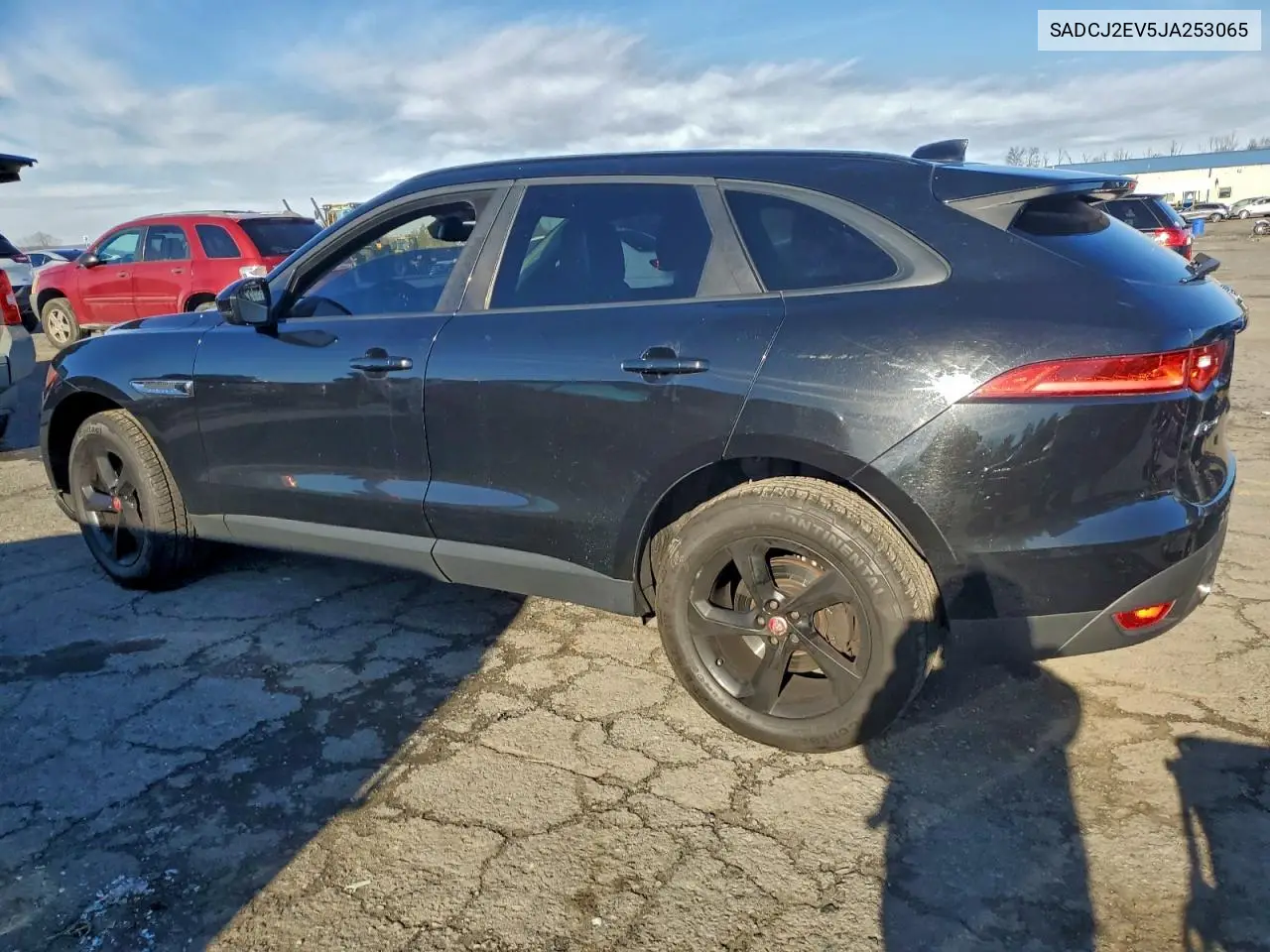 SADCJ2EV5JA253065 2018 Jaguar F-Pace Premium