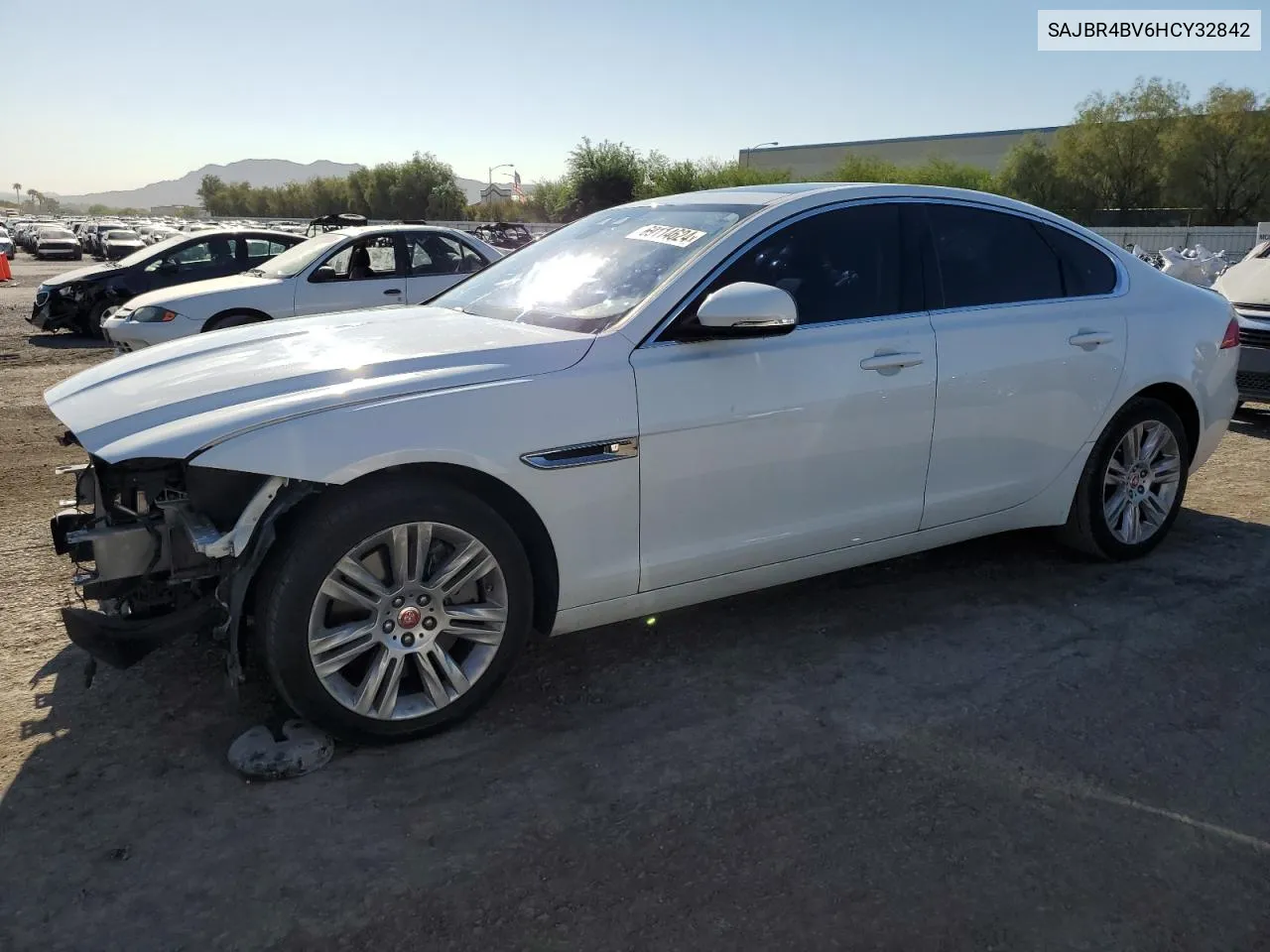 SAJBR4BV6HCY32842 2017 Jaguar Xf