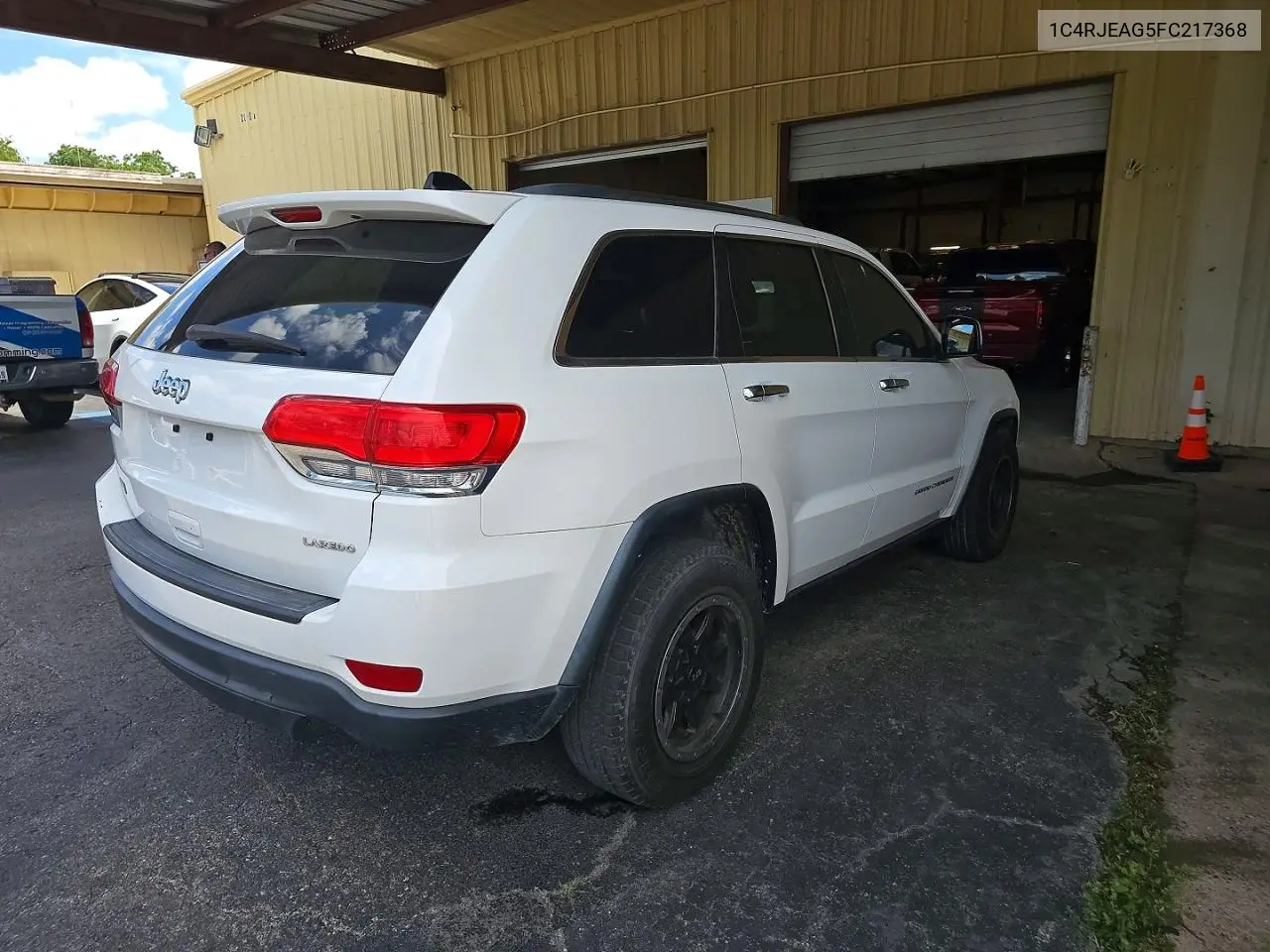 1C4RJEAG5FC217368 2015 Jeep Grand Cherokee Laredo