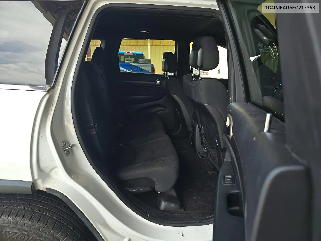 1C4RJEAG5FC217368 2015 Jeep Grand Cherokee Laredo