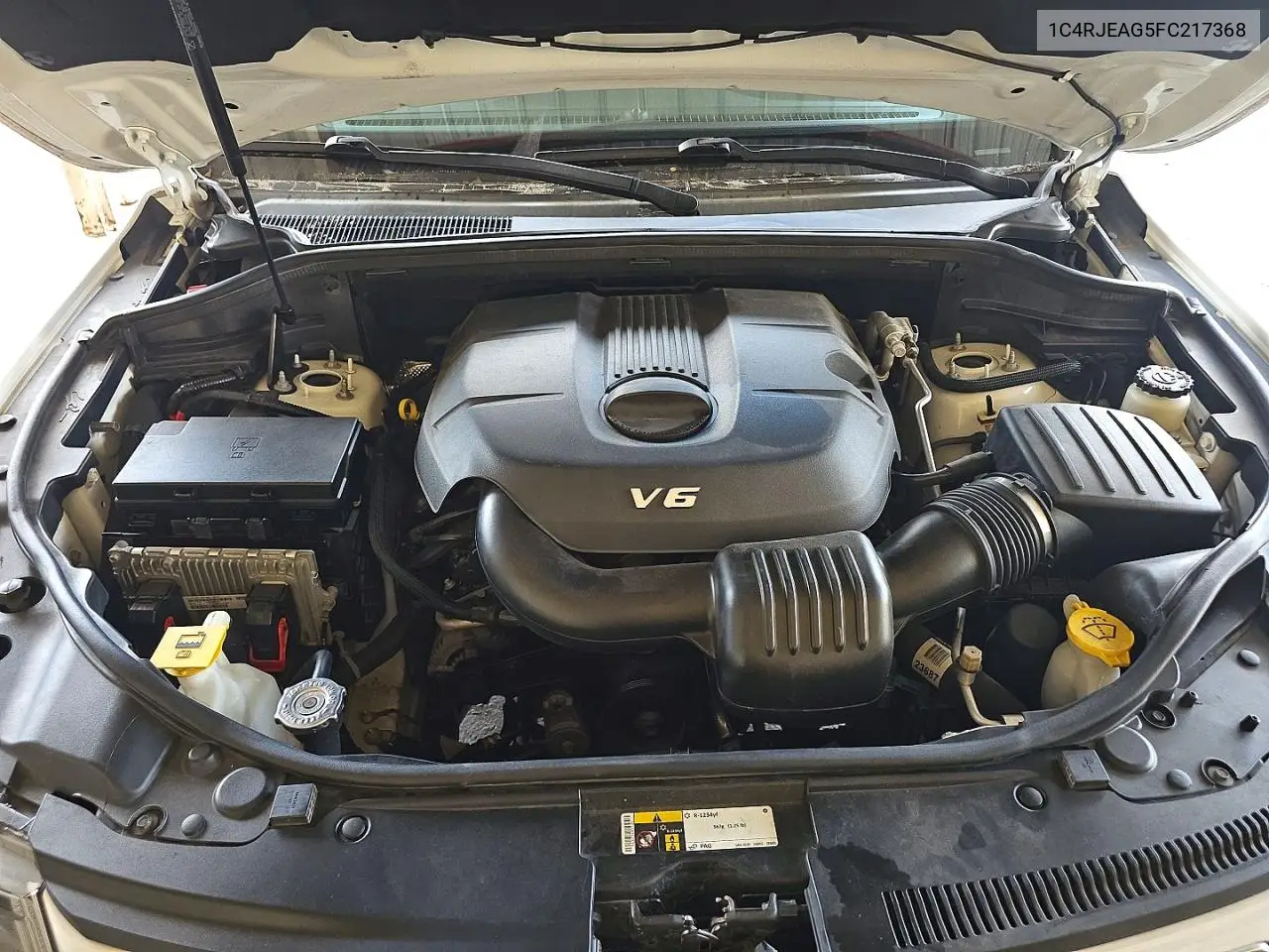1C4RJEAG5FC217368 2015 Jeep Grand Cherokee Laredo