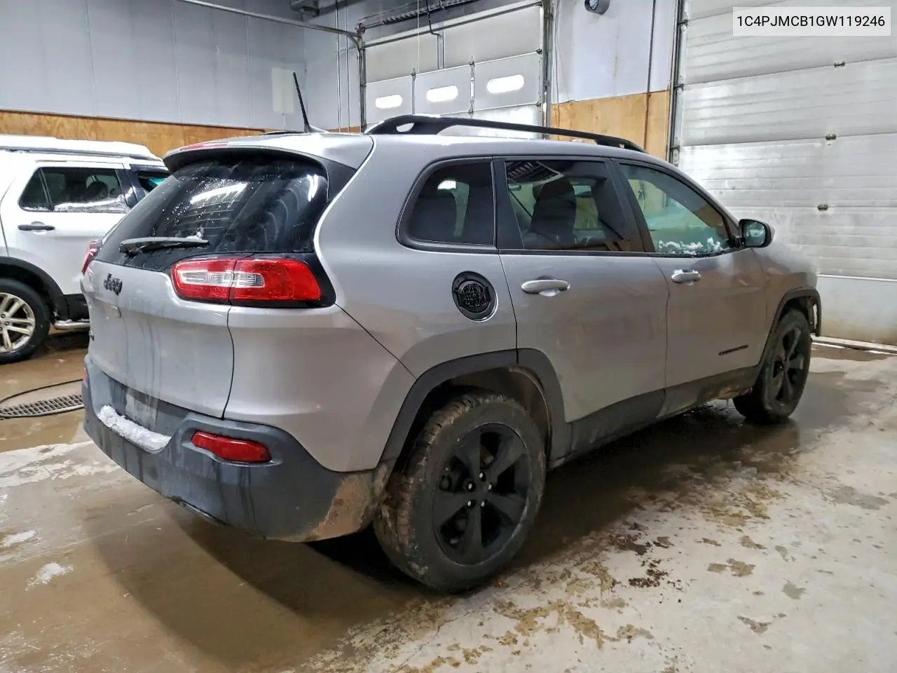 1C4PJMCB1GW119246 2016 Jeep Cherokee Latitude
