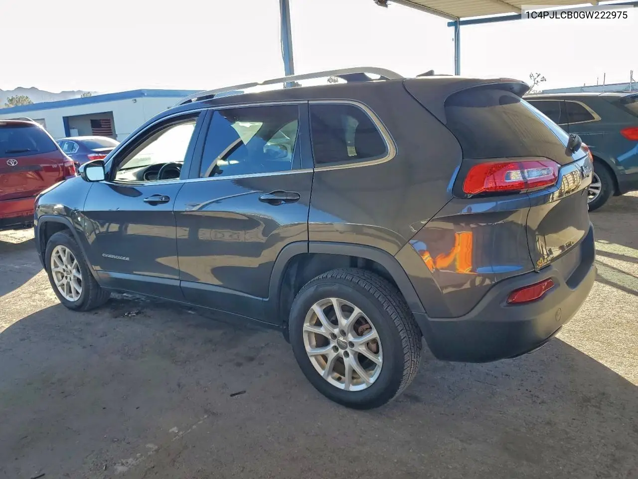 1C4PJLCB0GW222975 2016 Jeep Cherokee Latitude
