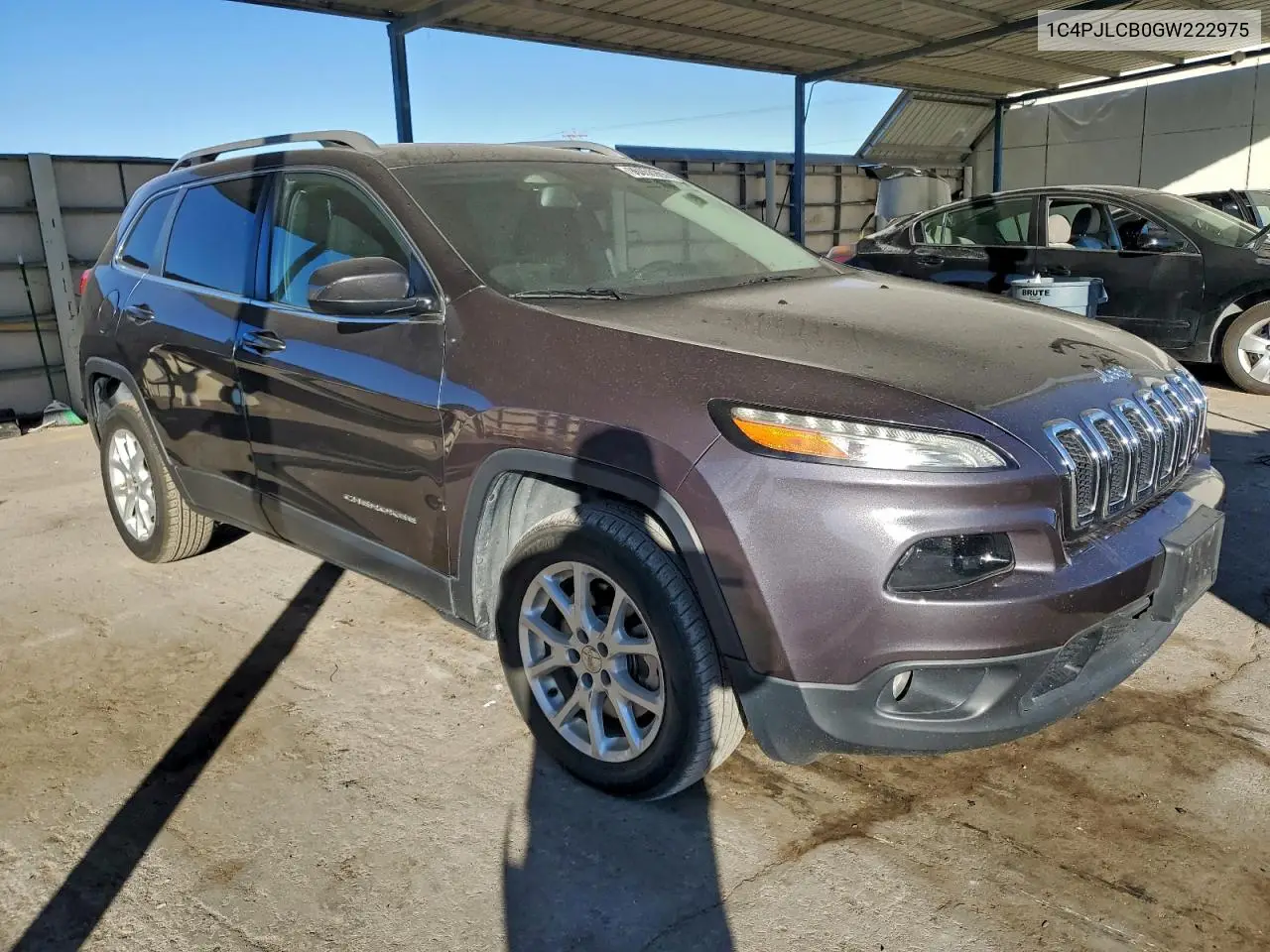 1C4PJLCB0GW222975 2016 Jeep Cherokee Latitude