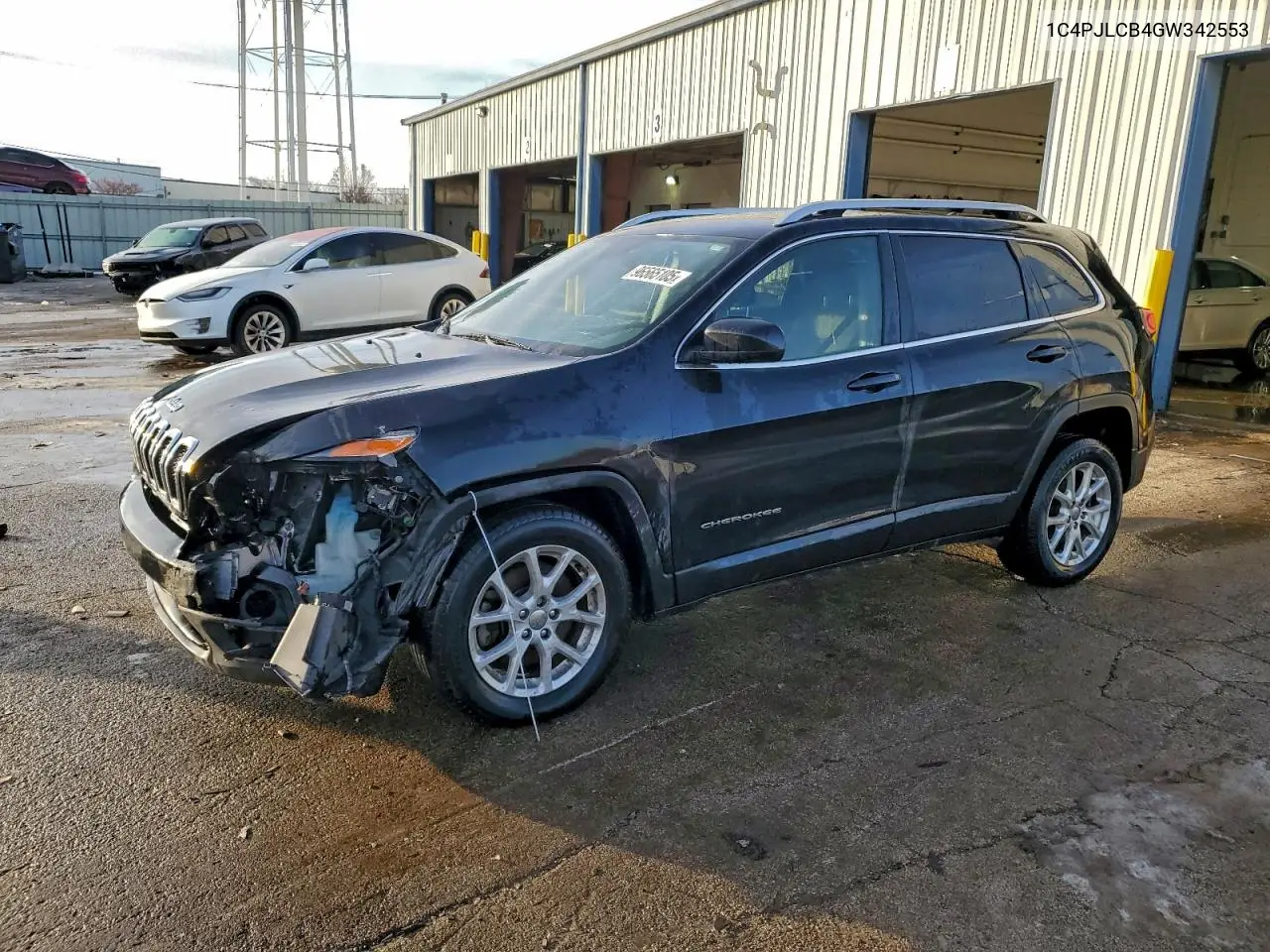 1C4PJLCB4GW342553 2016 Jeep Cherokee Latitude