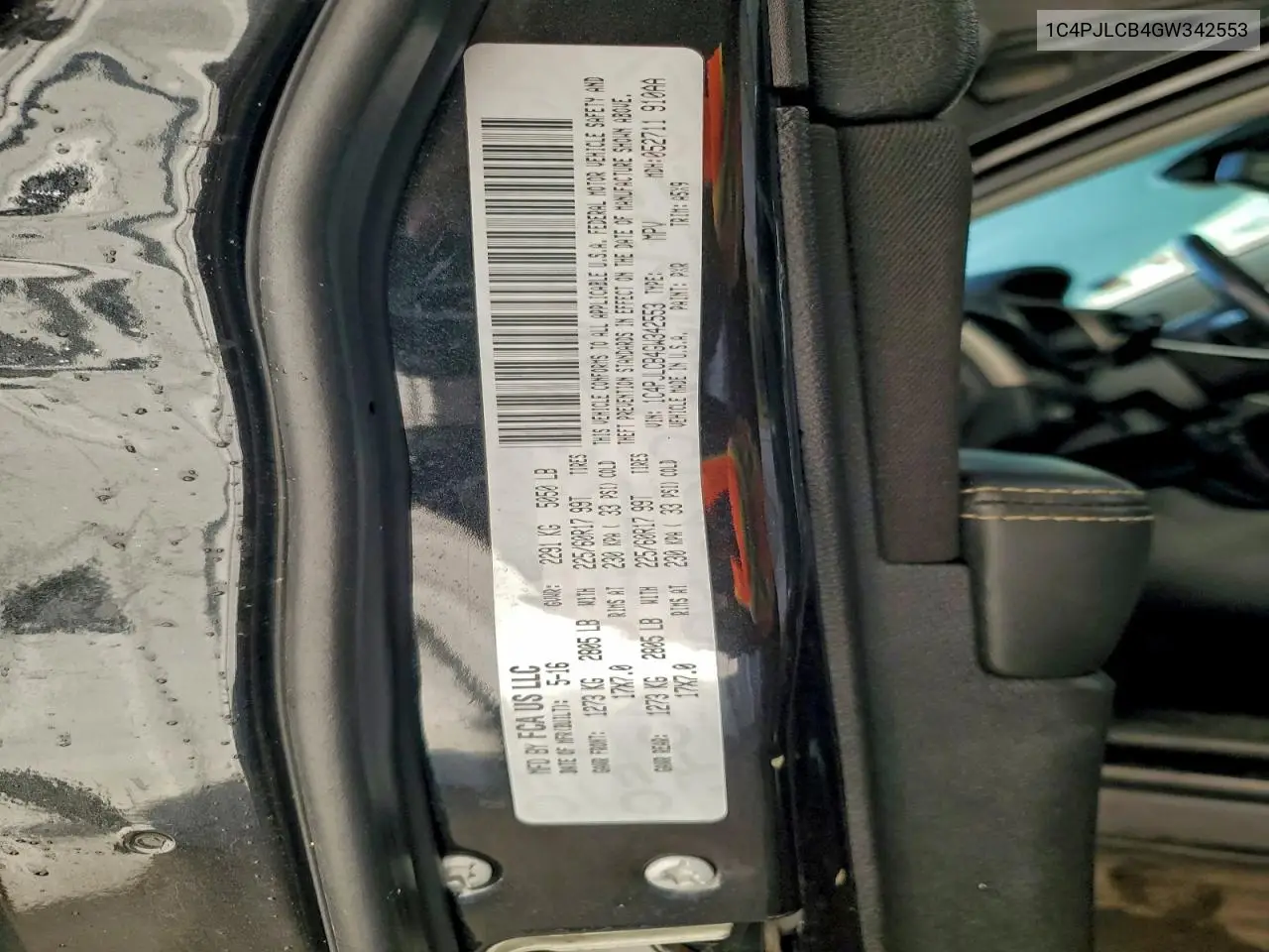 1C4PJLCB4GW342553 2016 Jeep Cherokee Latitude