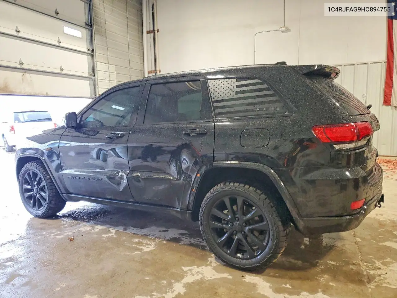1C4RJFAG9HC894755 2017 Jeep Grand Cherokee Laredo