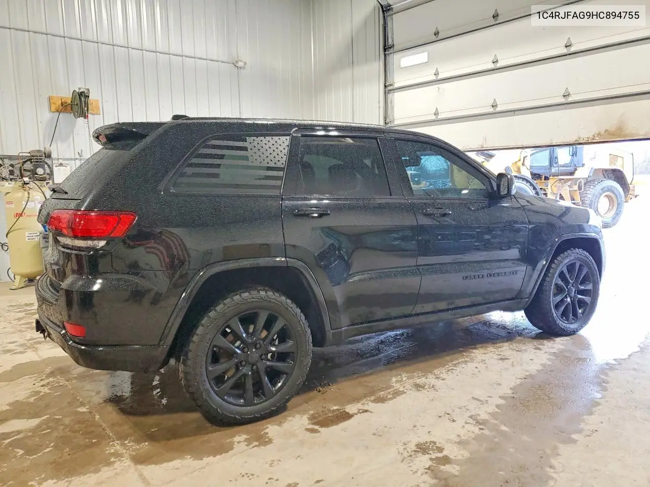 1C4RJFAG9HC894755 2017 Jeep Grand Cherokee Laredo