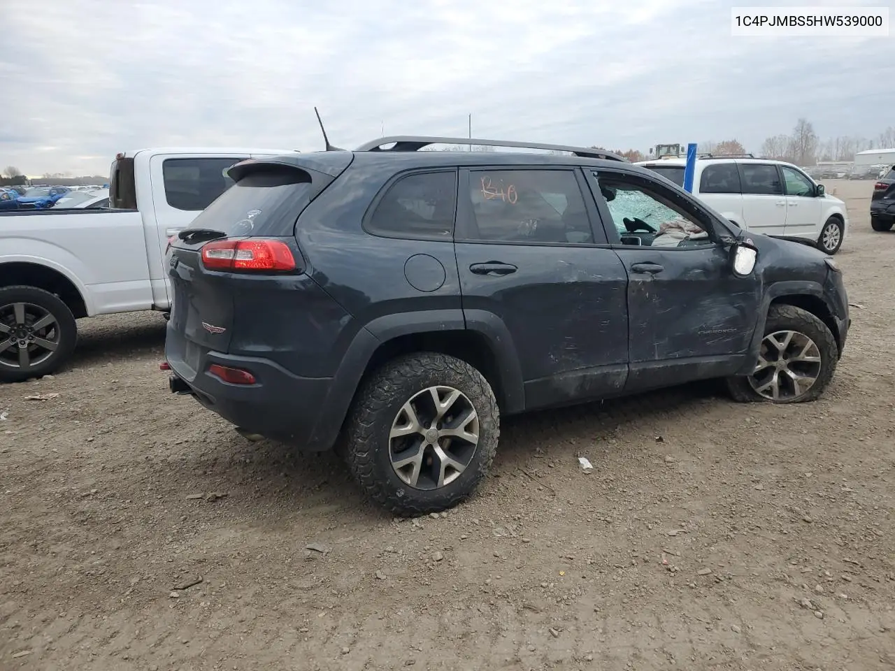1C4PJMBS5HW539000 2017 Jeep Cherokee Trailhawk