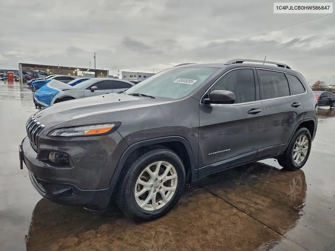1C4PJLCB0HW586847 2017 Jeep Cherokee Latitude
