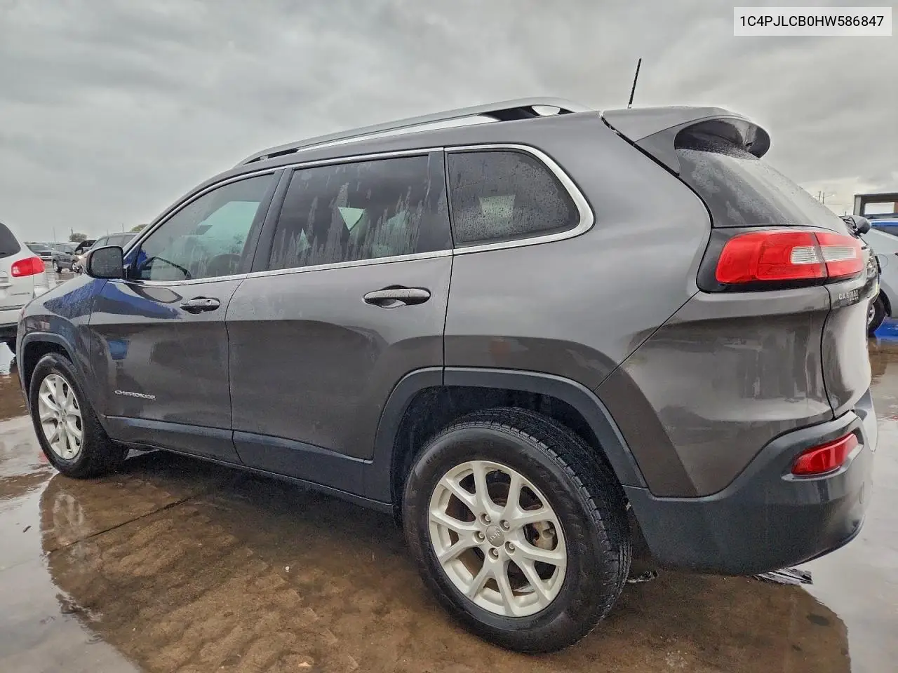 1C4PJLCB0HW586847 2017 Jeep Cherokee Latitude