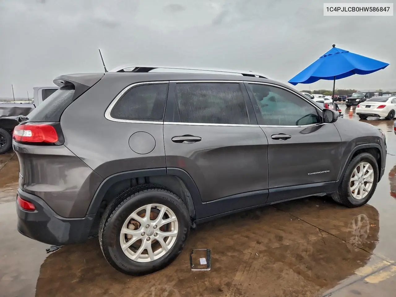 1C4PJLCB0HW586847 2017 Jeep Cherokee Latitude