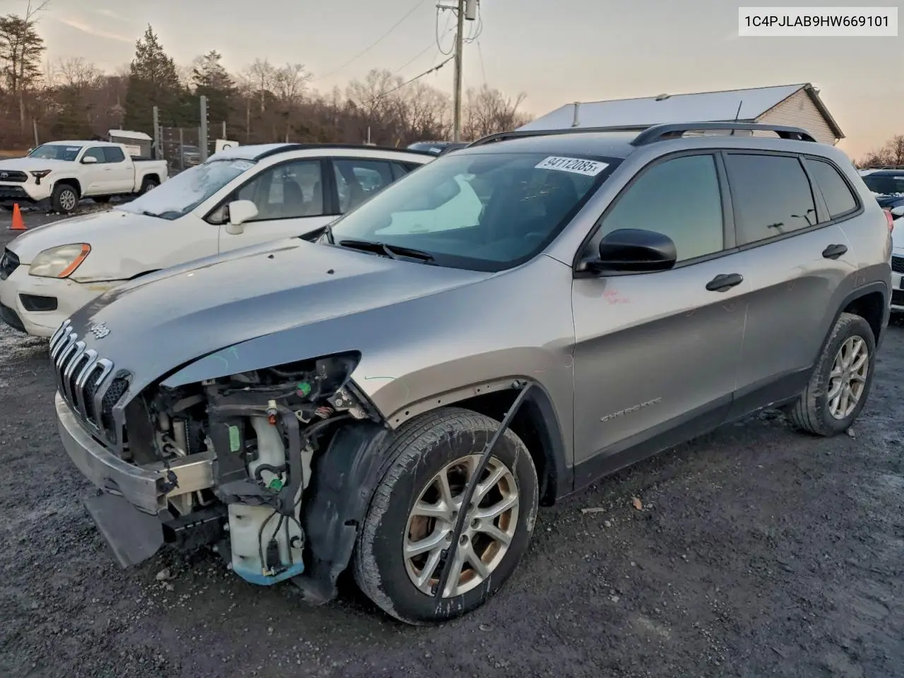 1C4PJLAB9HW669101 2017 Jeep Cherokee Sport
