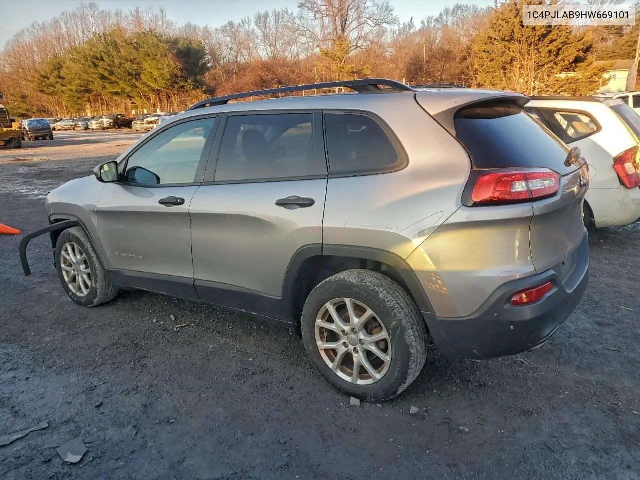 1C4PJLAB9HW669101 2017 Jeep Cherokee Sport