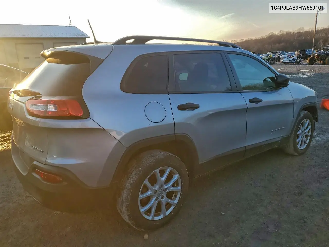 1C4PJLAB9HW669101 2017 Jeep Cherokee Sport