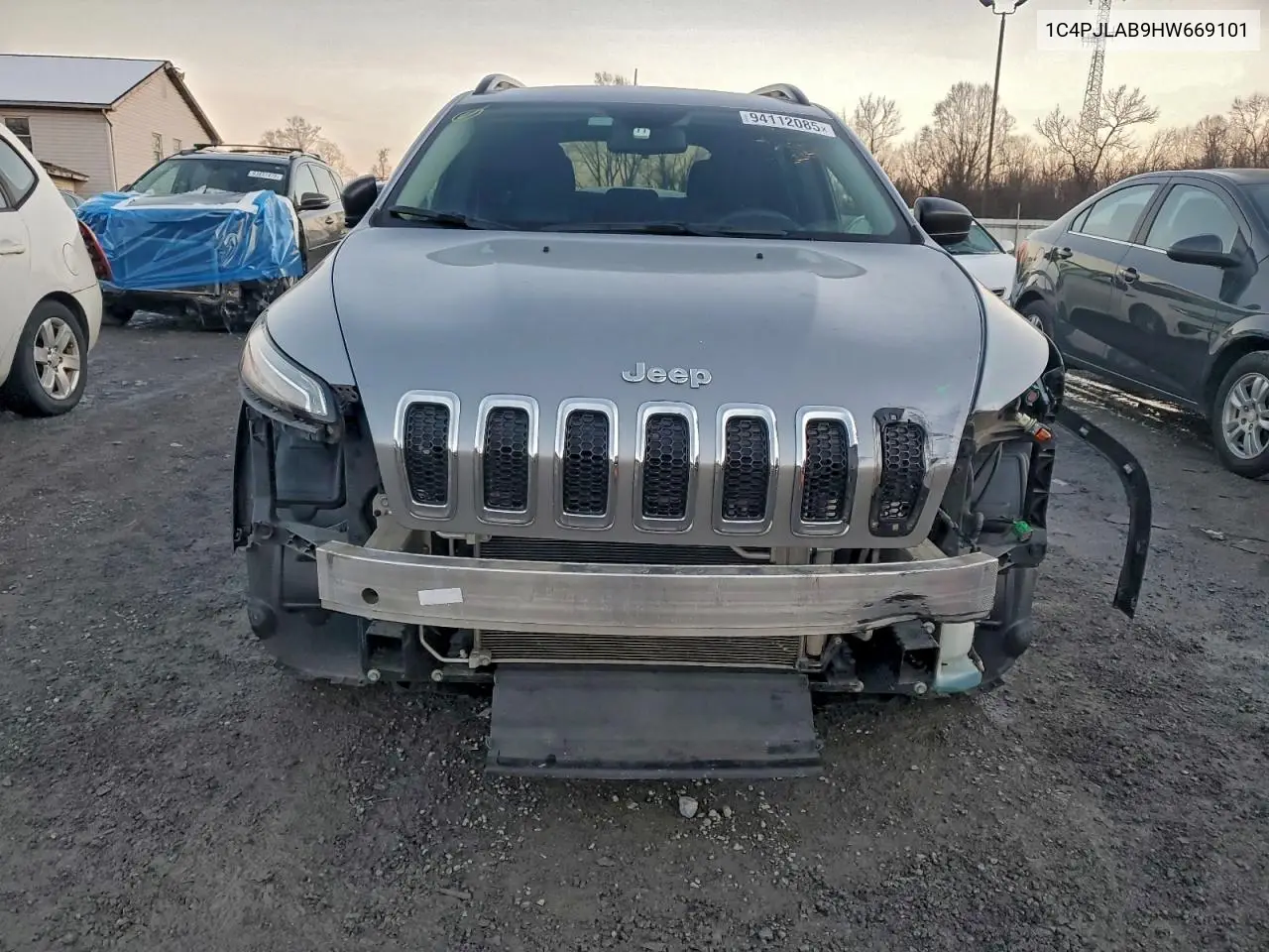 1C4PJLAB9HW669101 2017 Jeep Cherokee Sport