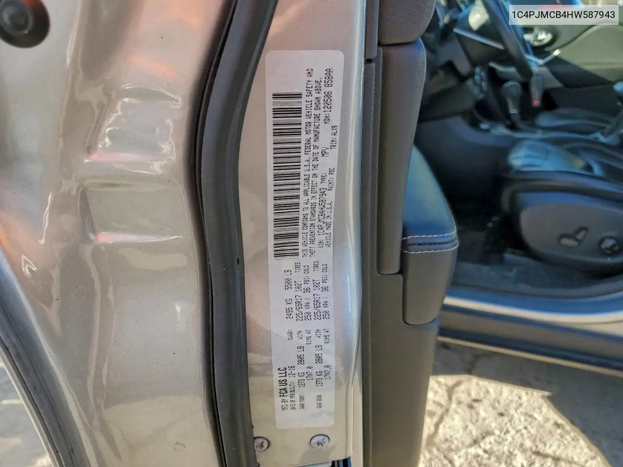 1C4PJMCB4HW587943 2017 Jeep Cherokee Latitude