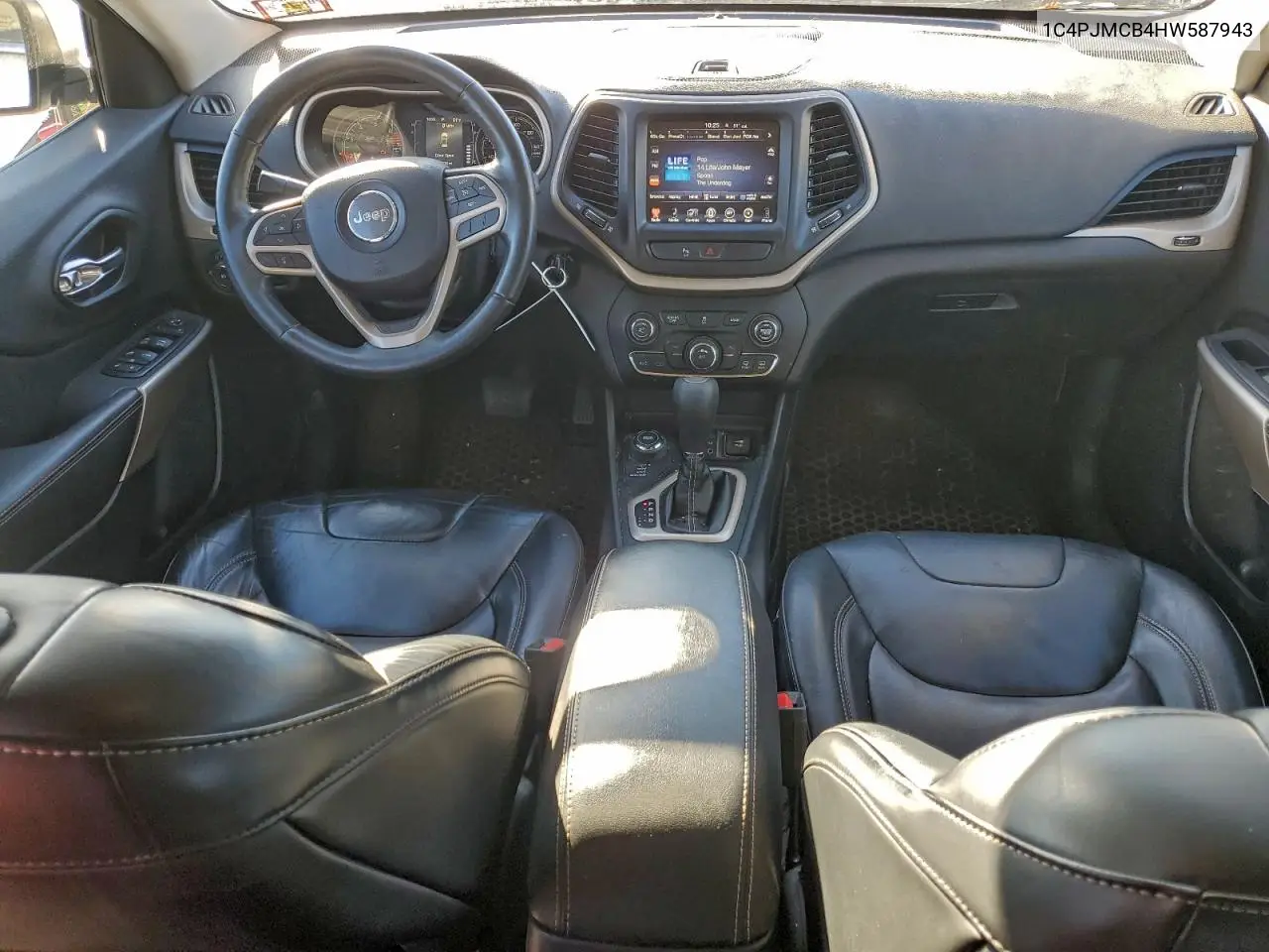 1C4PJMCB4HW587943 2017 Jeep Cherokee Latitude