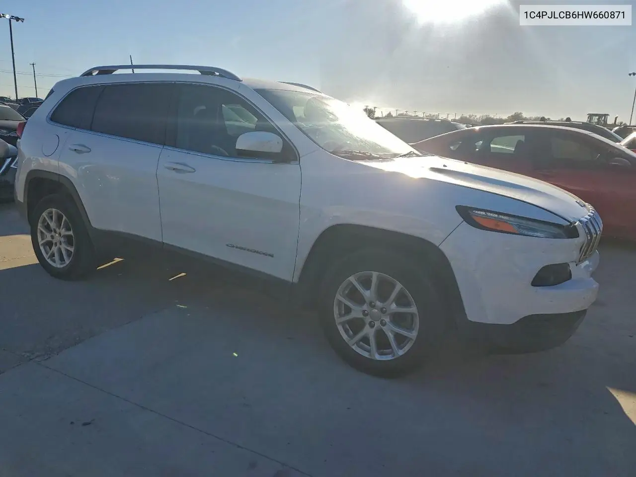 1C4PJLCB6HW660871 2017 Jeep Cherokee Latitude
