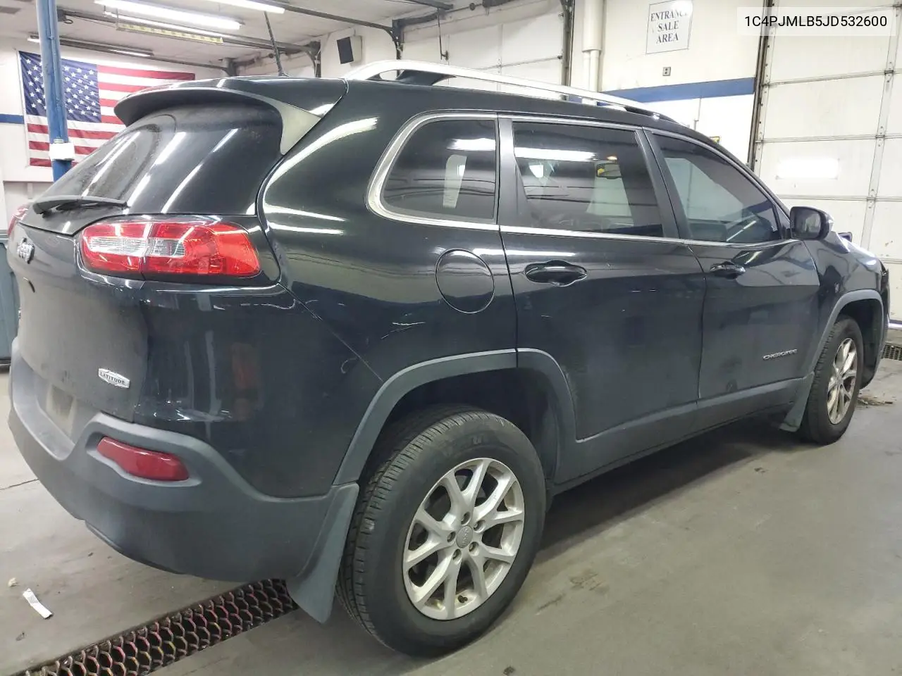 1C4PJMLB5JD532600 2018 Jeep Cherokee Latitude Plus