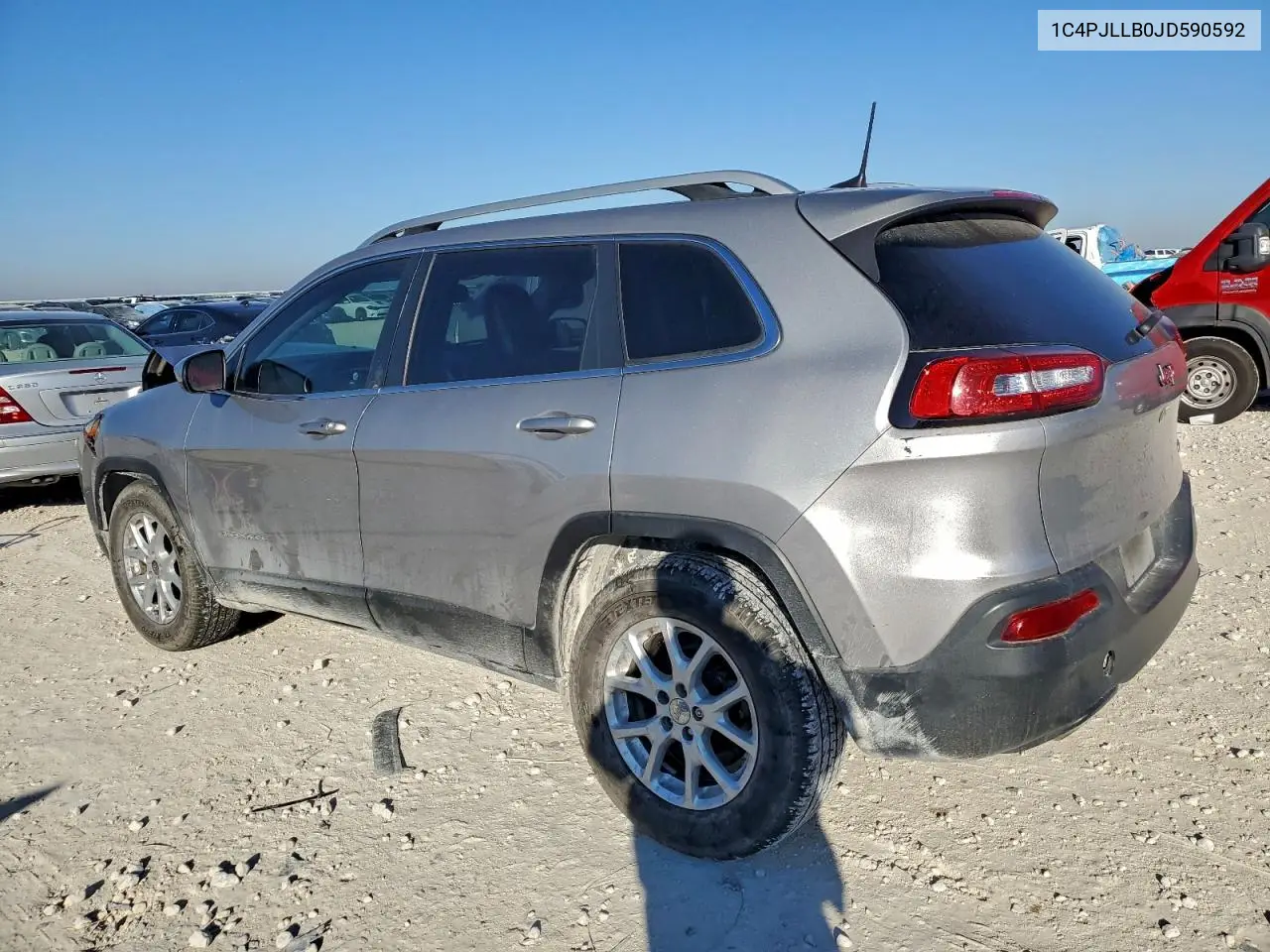 1C4PJLLB0JD590592 2018 Jeep Cherokee Latitude Plus