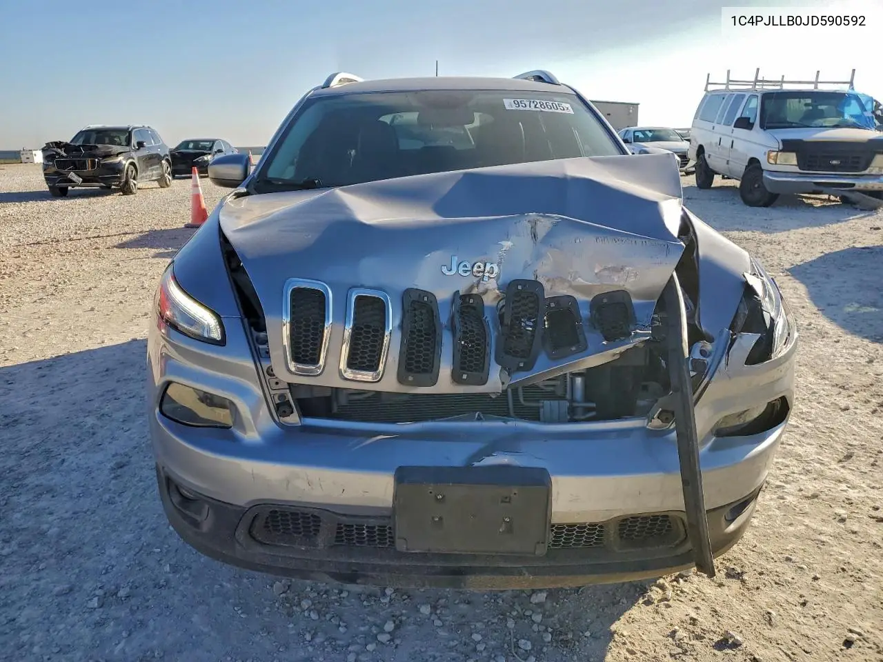 1C4PJLLB0JD590592 2018 Jeep Cherokee Latitude Plus