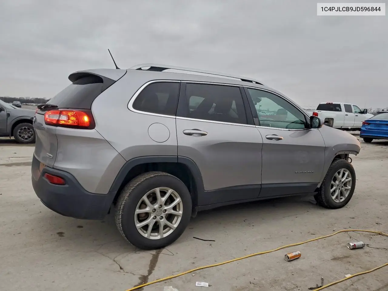 1C4PJLCB9JD596844 2018 Jeep Cherokee Latitude