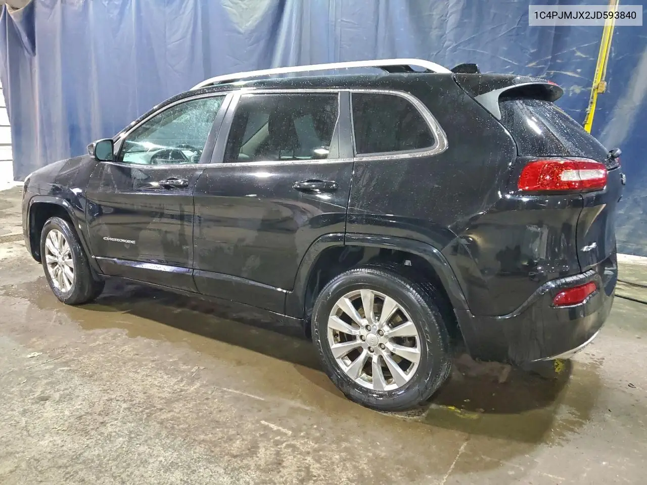 1C4PJMJX2JD593840 2018 Jeep Cherokee Overland