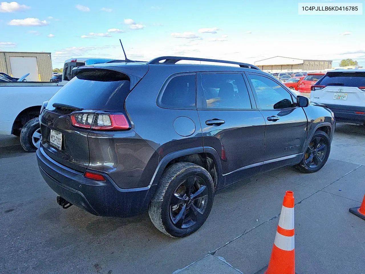 1C4PJLLB6KD416785 2019 Jeep Cherokee Latitude Plus