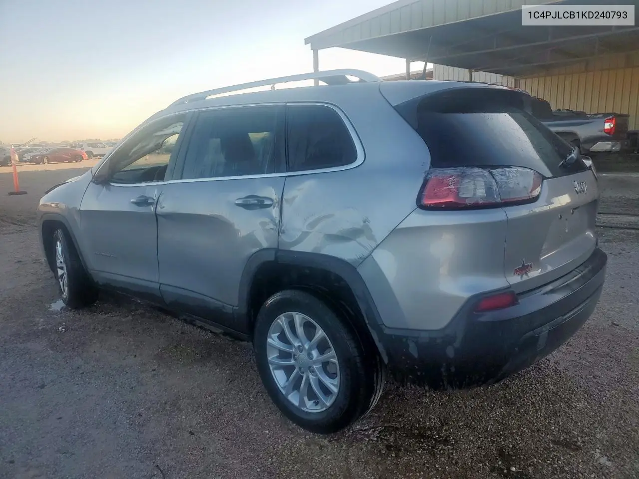 1C4PJLCB1KD240793 2019 Jeep Cherokee Latitude