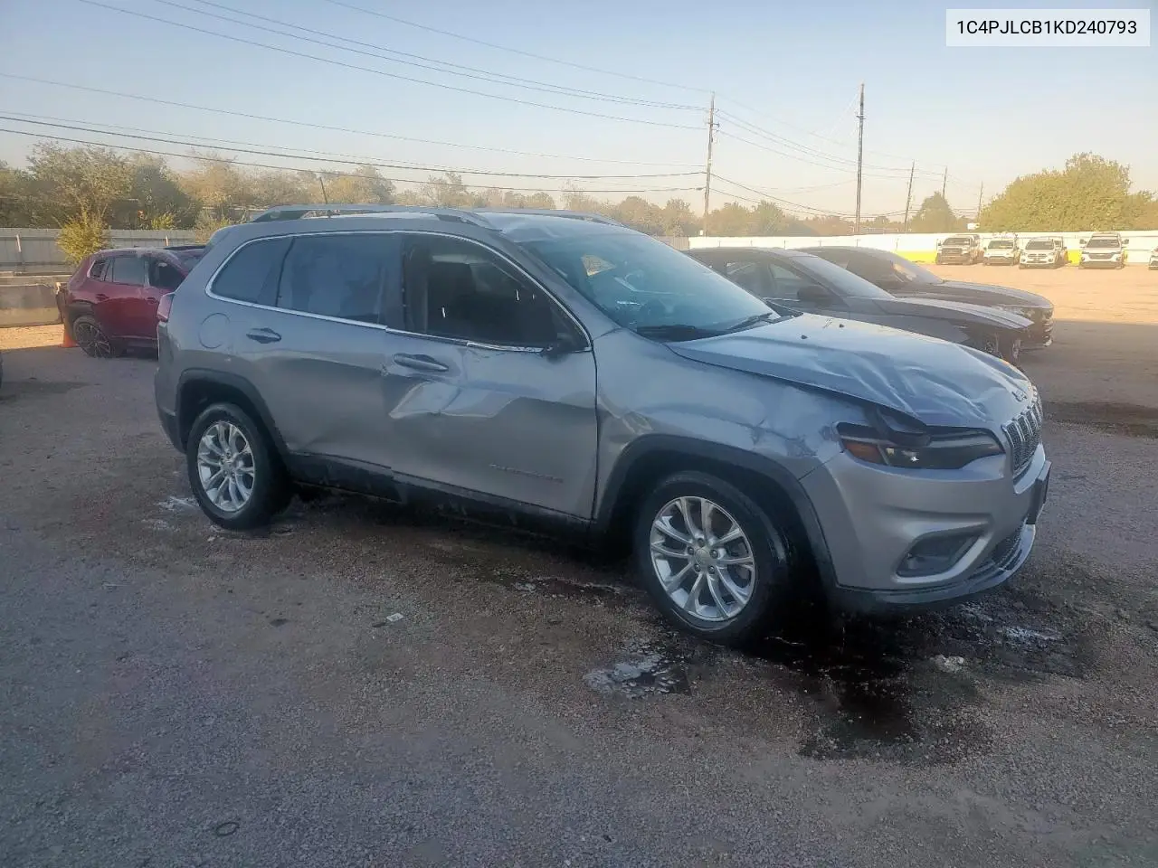 1C4PJLCB1KD240793 2019 Jeep Cherokee Latitude