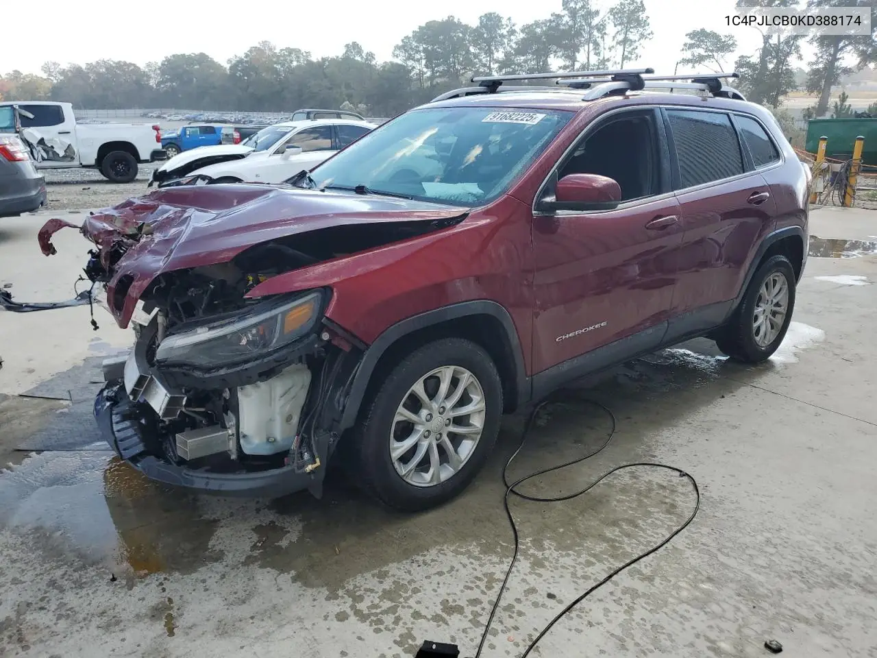 1C4PJLCB0KD388174 2019 Jeep Cherokee Latitude