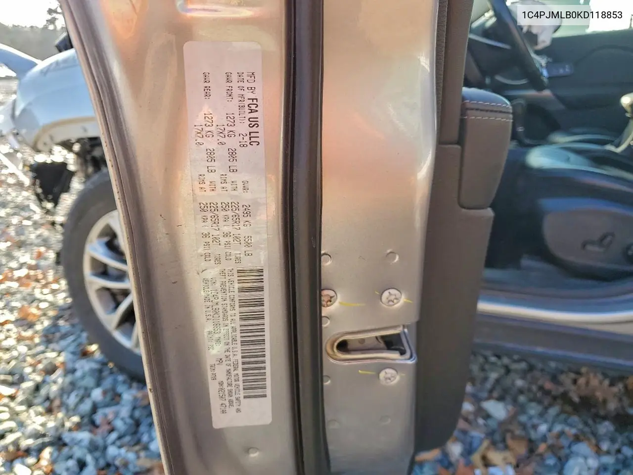 1C4PJMLB0KD118853 2019 Jeep Cherokee Latitude Plus