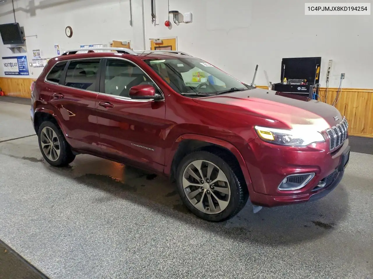1C4PJMJX8KD194254 2019 Jeep Cherokee Overland