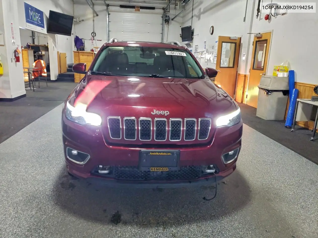 1C4PJMJX8KD194254 2019 Jeep Cherokee Overland