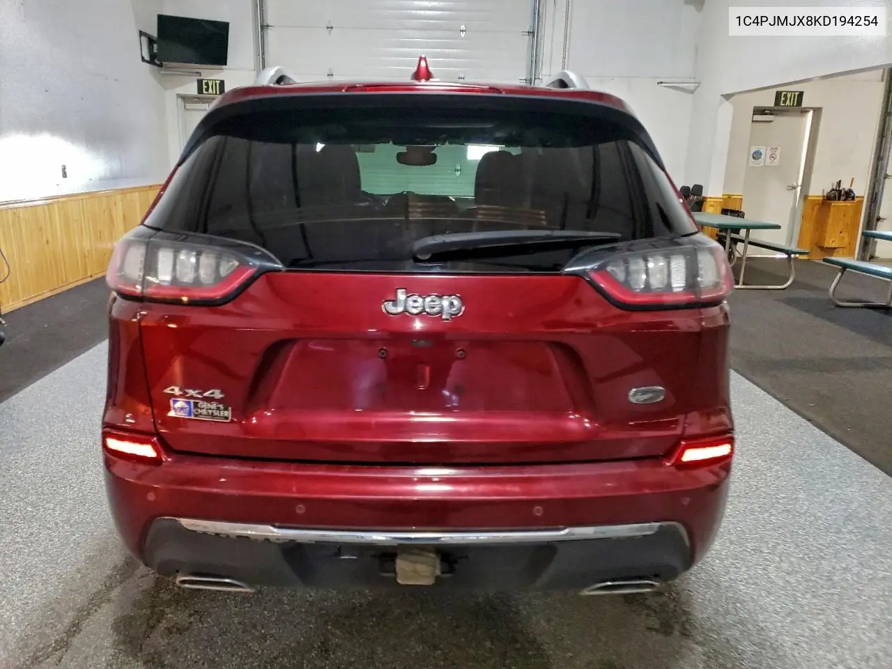 1C4PJMJX8KD194254 2019 Jeep Cherokee Overland