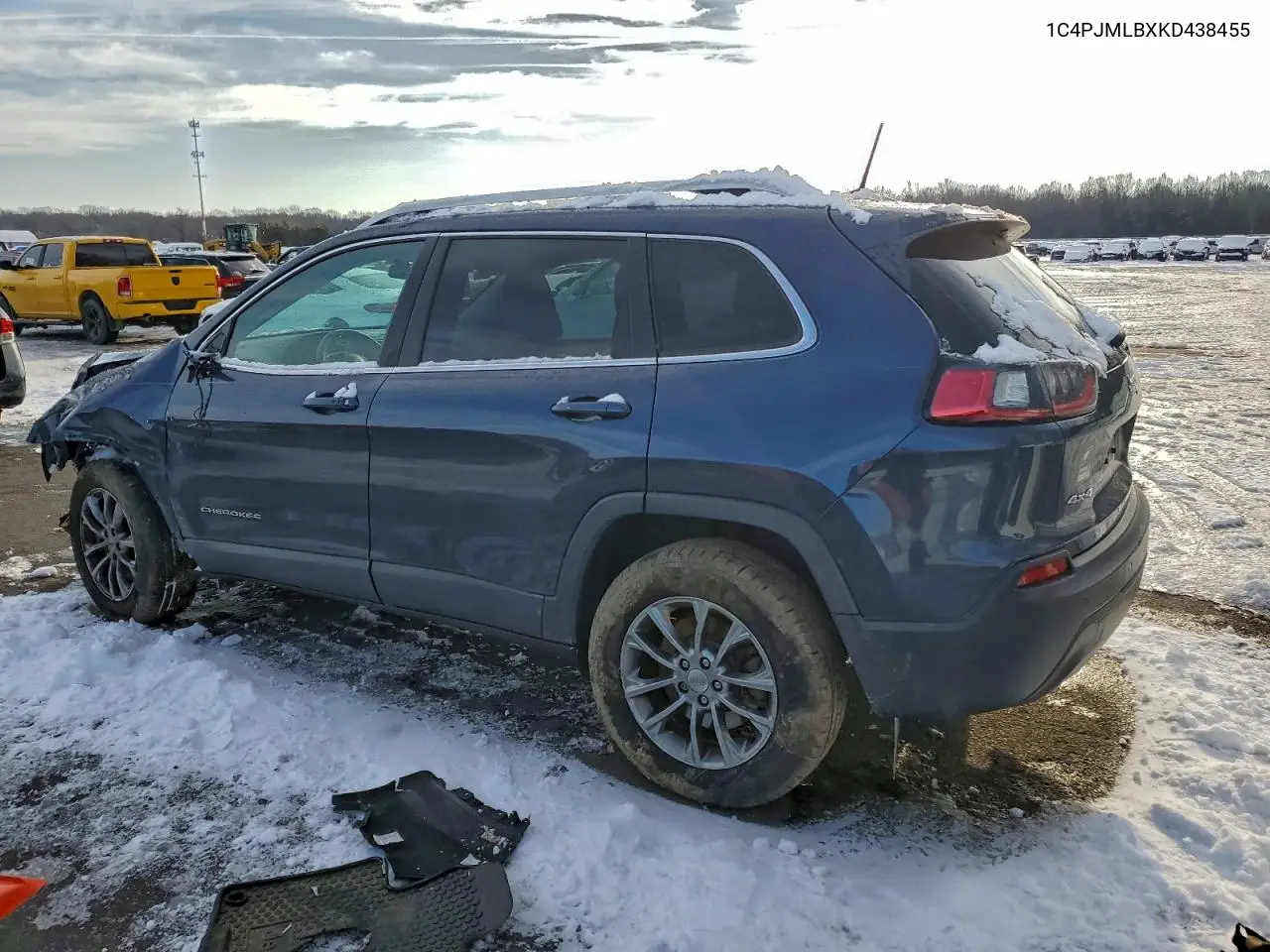 1C4PJMLBXKD438455 2019 Jeep Cherokee Latitude Plus