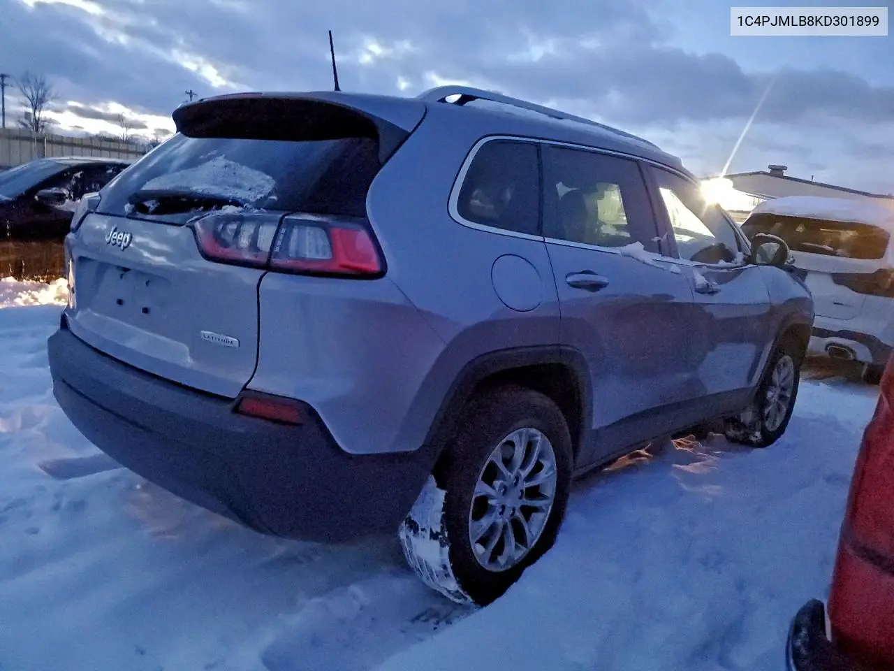 1C4PJMLB8KD301899 2019 Jeep Cherokee Latitude Plus